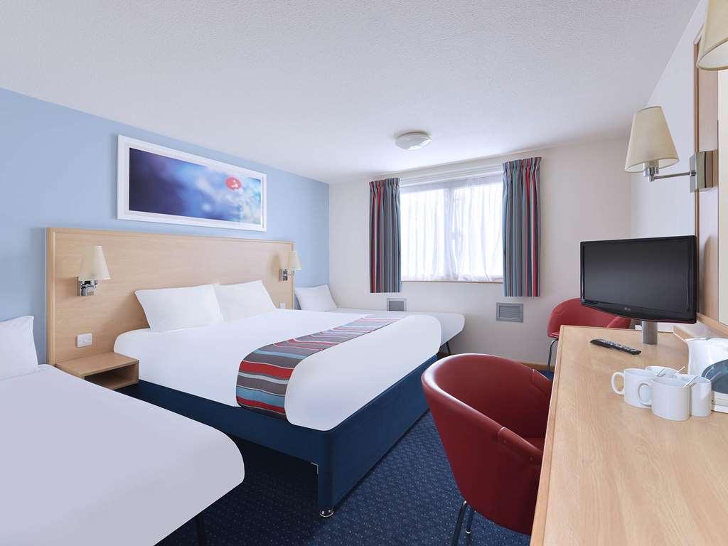 Travelodge Stirling M80 Cambusbarron Szoba fotó